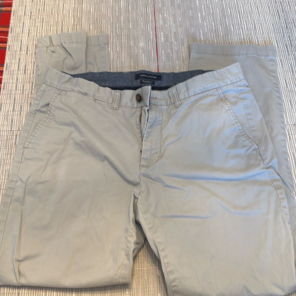 Tommy Hilfiger Chinos. 34x32